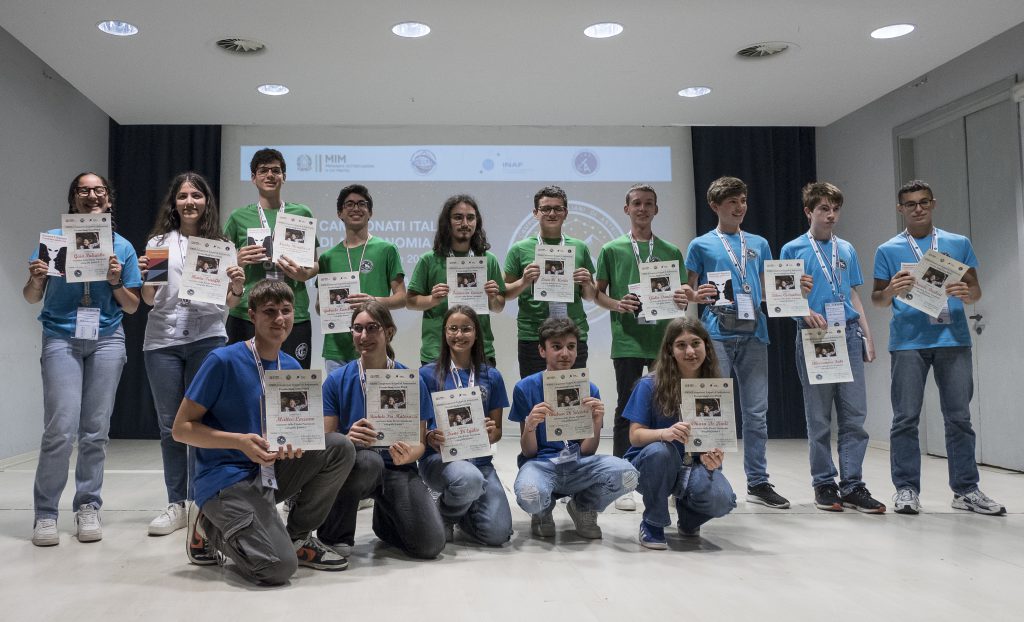 CAMPIONATI ITALIANI DI ASTRONOMIA: I 18 VINCITORI E LA SQUADRA AZZURRA